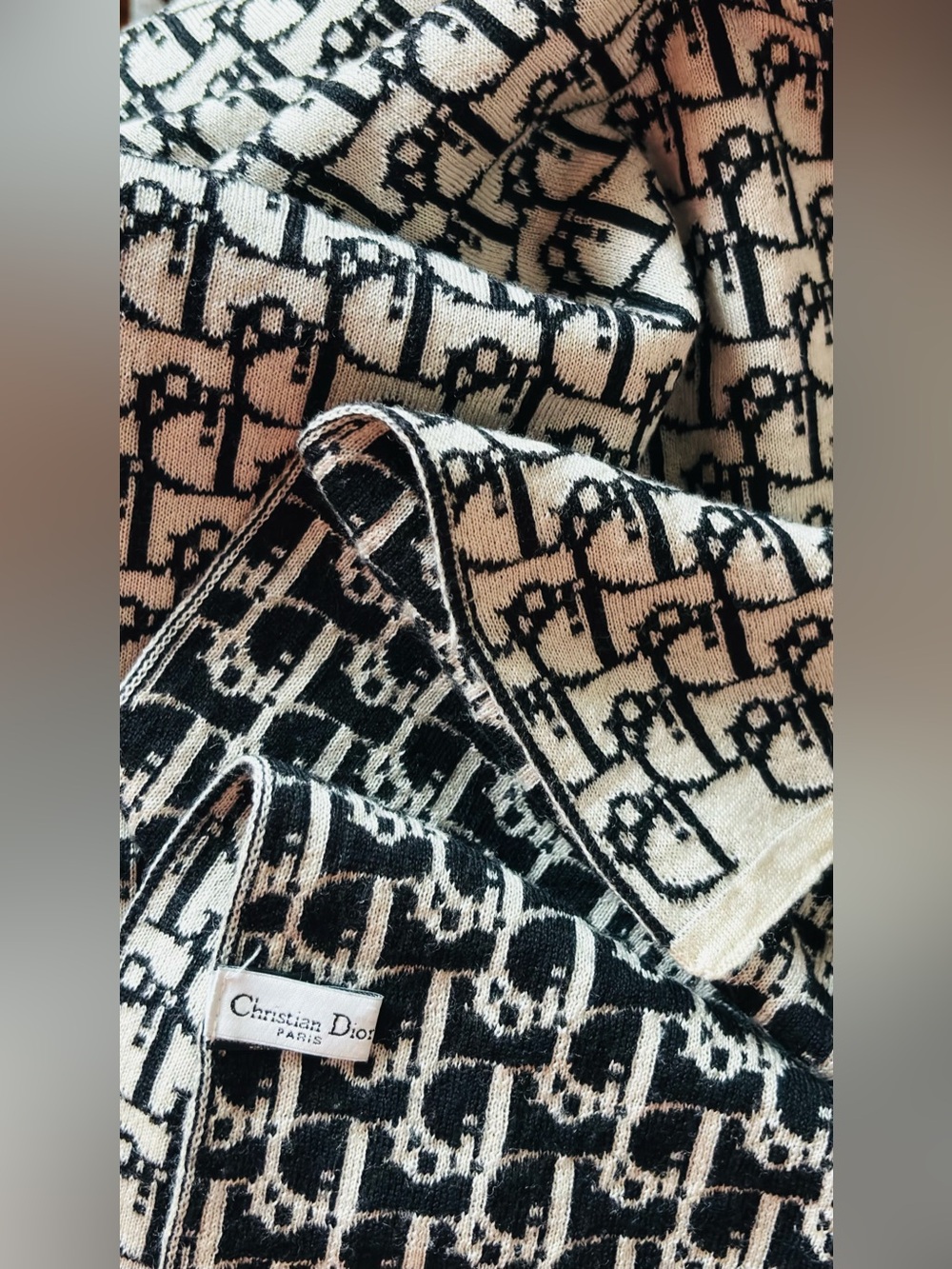 Dior - Unisex Heavy Weight Black and White Monogrammed Logo Jacquard Knit Scarf